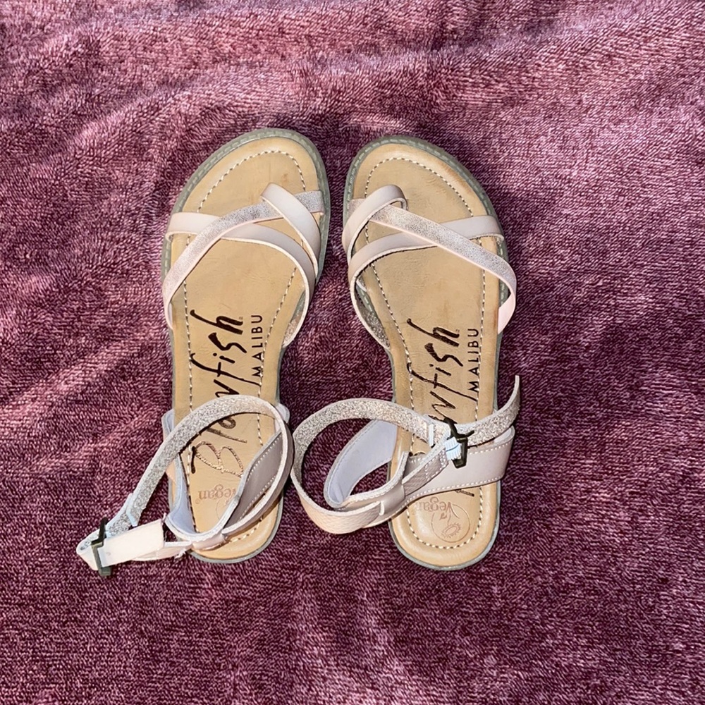 Blowfish sandal